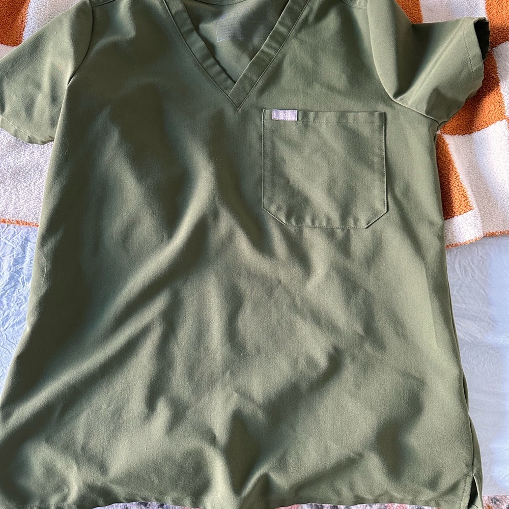 One pocket scrub top